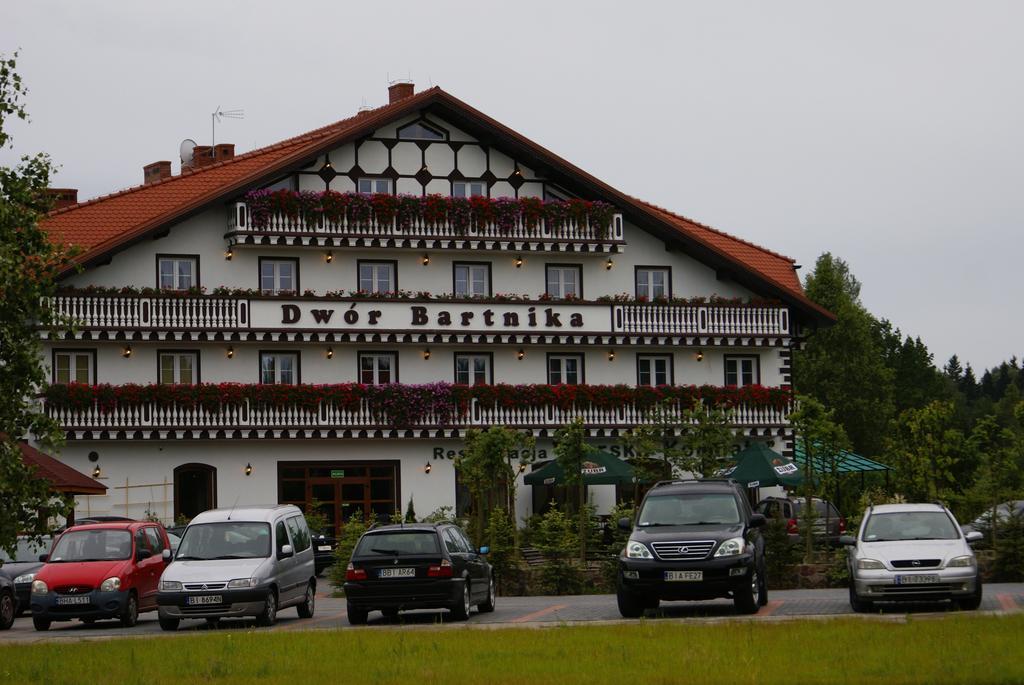 Dwór Bartnika Acomodação com café da manhã Narewka Exterior foto