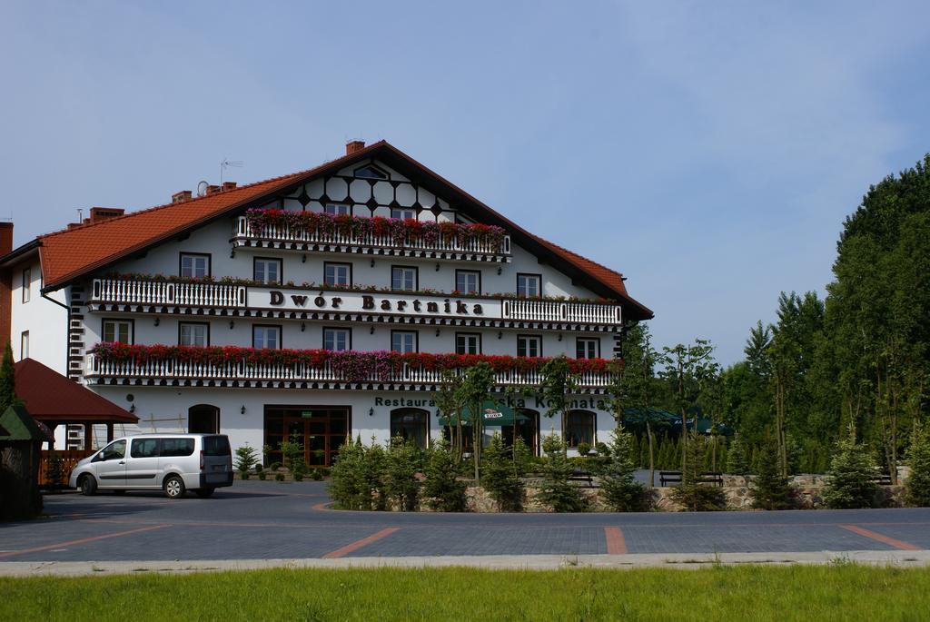 Dwór Bartnika Acomodação com café da manhã Narewka Exterior foto